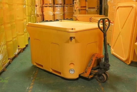 Kontener do transportu zimnej żywności z technologią izolacyjną o masie 100 kg